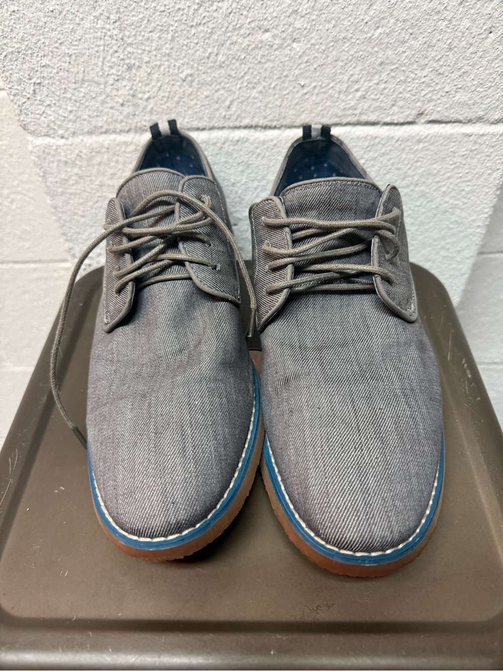 Call It Spring Men's Gray Chukka Lace-Up Shoes with Blue Trim